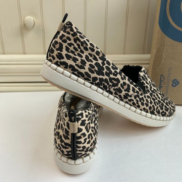 Clarks Cloudsteppers Sneakers Slip On Leopard Print Cushion Soft Shoes Walking - Picture 6 of 15